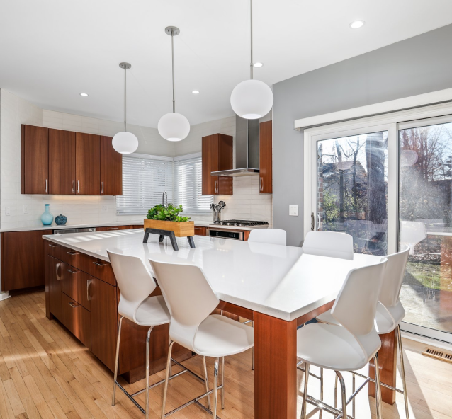 Kitchen with island and breakfast seating